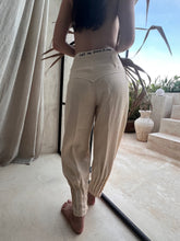 Cargar imagen en el visor de la galería, Pants with flavor